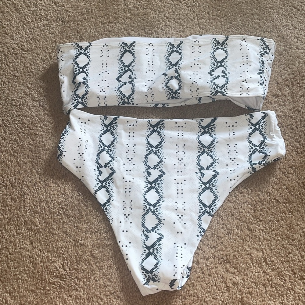 White and Black Patterned Bikini size XL bikini top bikini set swim wear - Picture 4 of 7